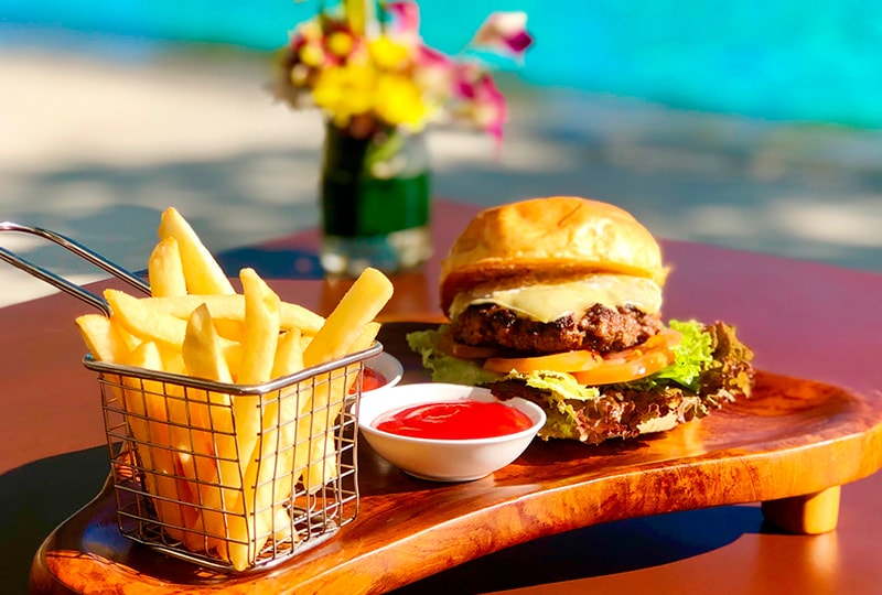 Hamburguesas, Hot Dogs Y Papas